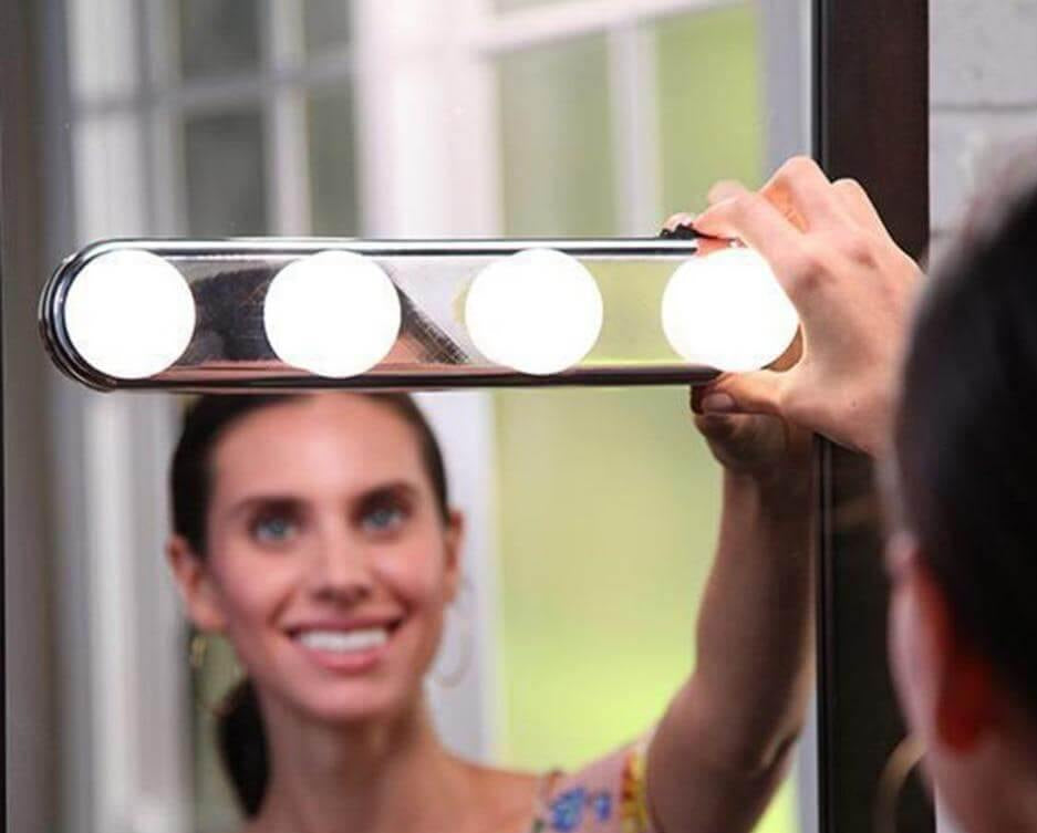 Baderomslys med Sugekopp for Makeup 0
