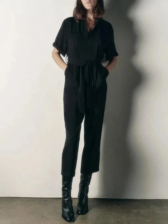 Kortermet jumpsuit for kvinner