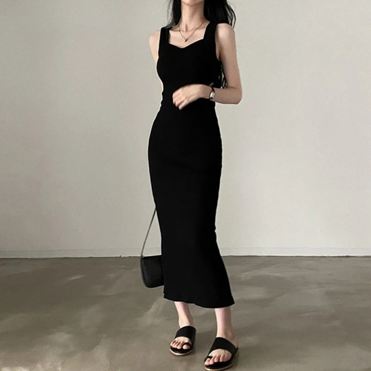 Strikket lang kjole med firkantet hals for kvinner