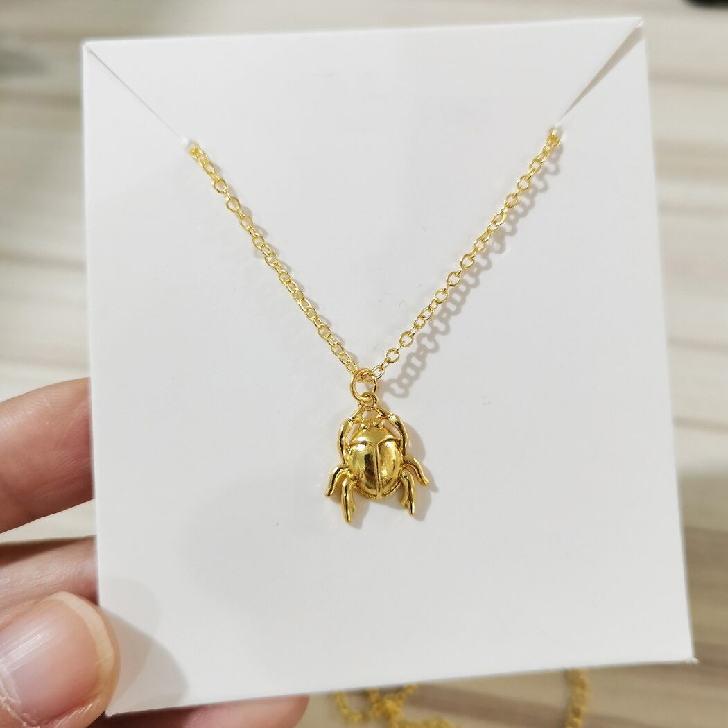 Beetle Amulet Halskjede