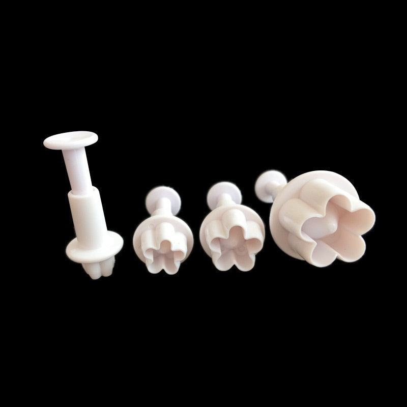4-delt Fondant Cutter Sett med Plommetreblomst Design 4