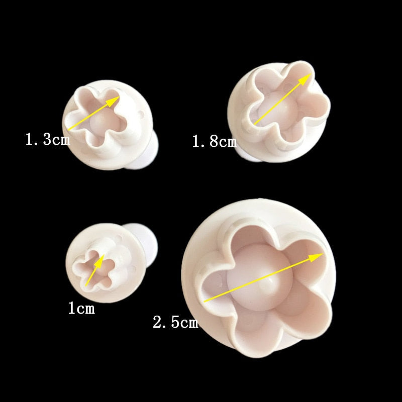 4-delt Fondant Cutter Sett med Plommetreblomst Design 5