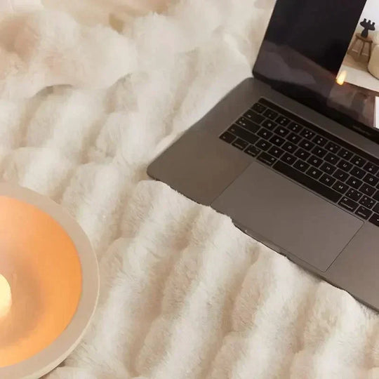 Bærbart Fuskepelsteppe for Komfort 8