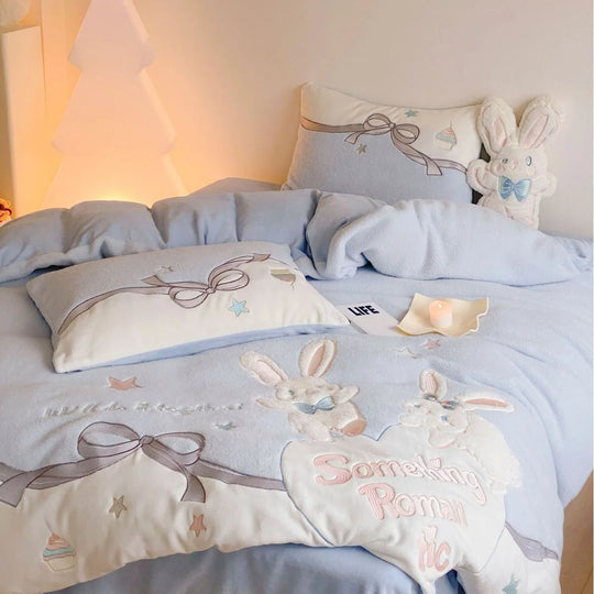 Barnesengetøysett med applikasjoner og kosemotiver 2