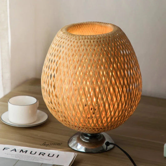 Bordlampe i Bambus med Vintage Stil 1