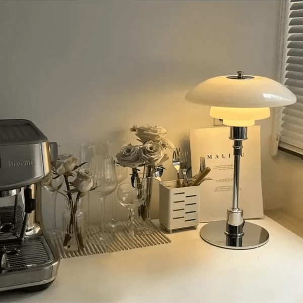 Bordlampe med Dimmbart LED-lys i Skandinavisk Design 0