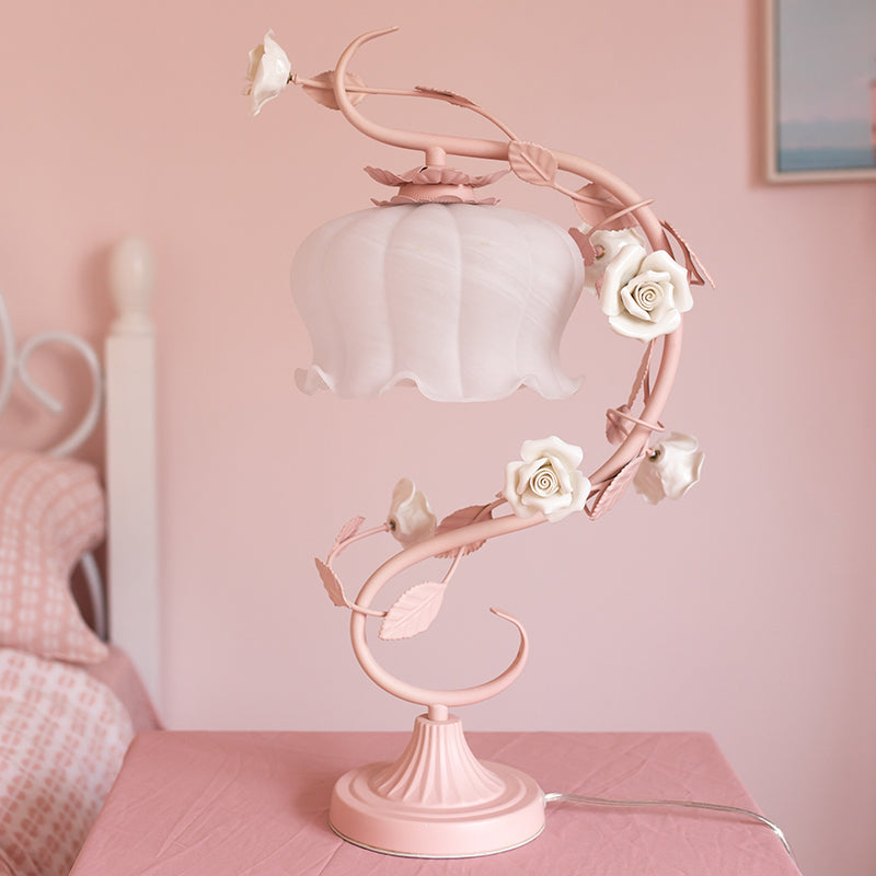 Bordlampe med Rose Design for Soverom 2