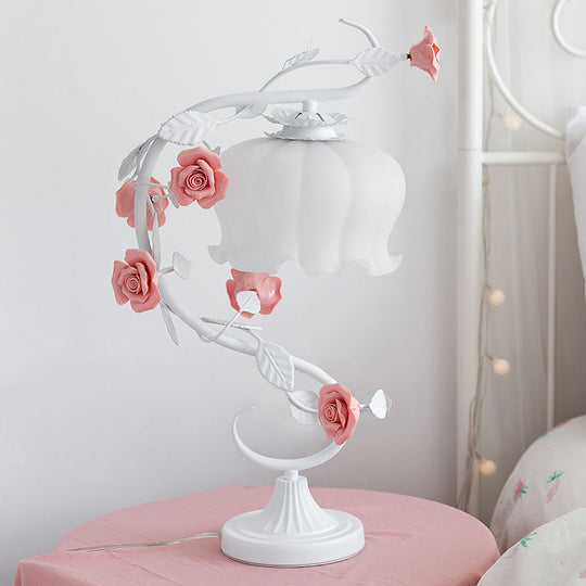 Bordlampe med Rose Design for Soverom 3