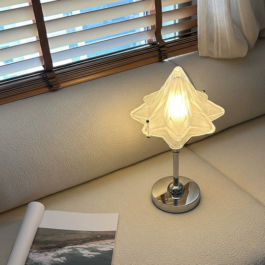 Bordlampe med Stjerneinspirert Design 2