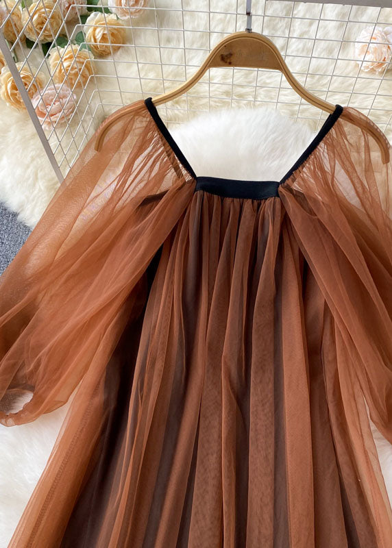 Dame Kjole med Firkantet Krage og Rynkede Detaljer 1