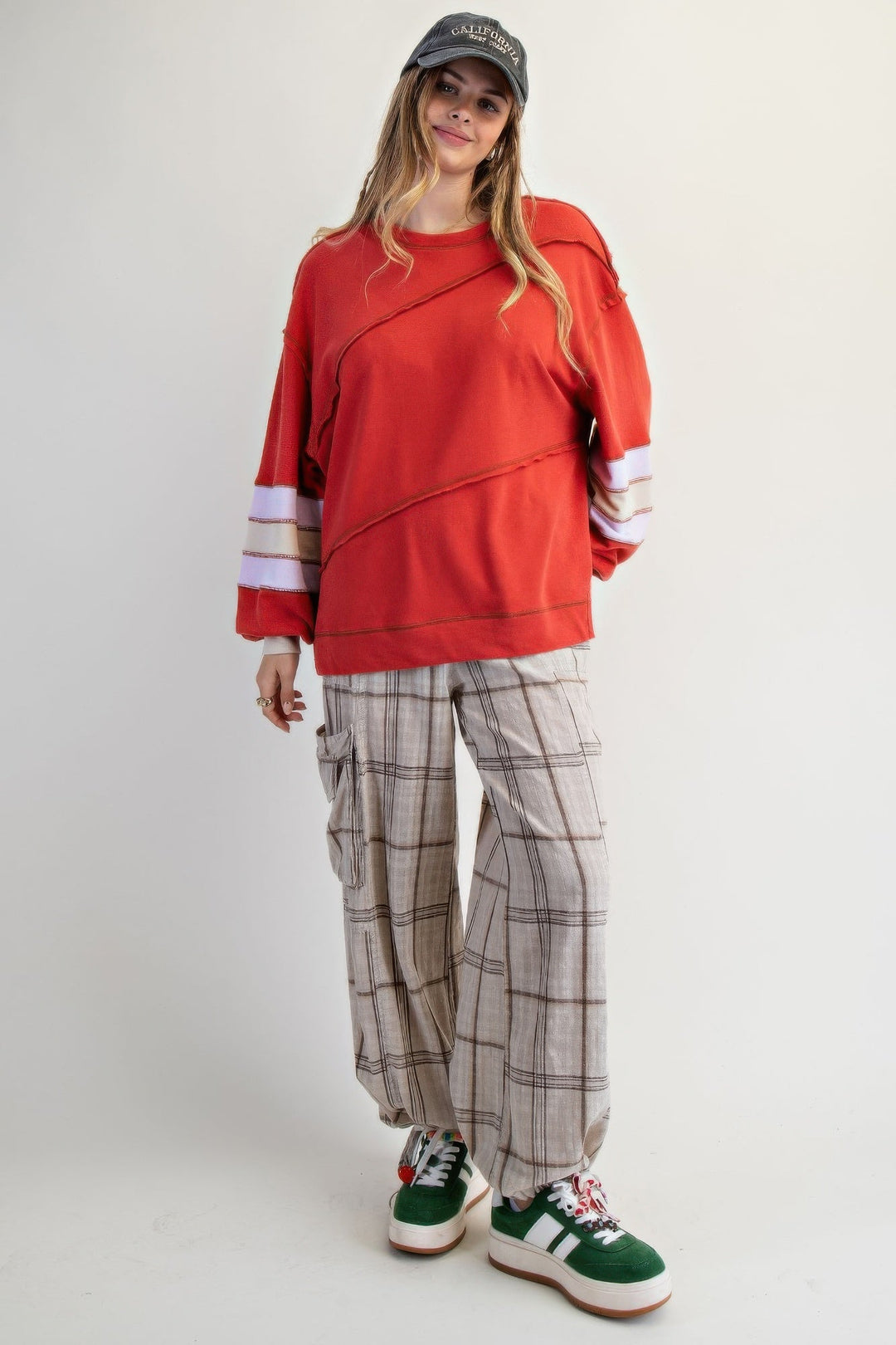 Dame Pullover med Fargeblokk og Broderi i Bomull 1