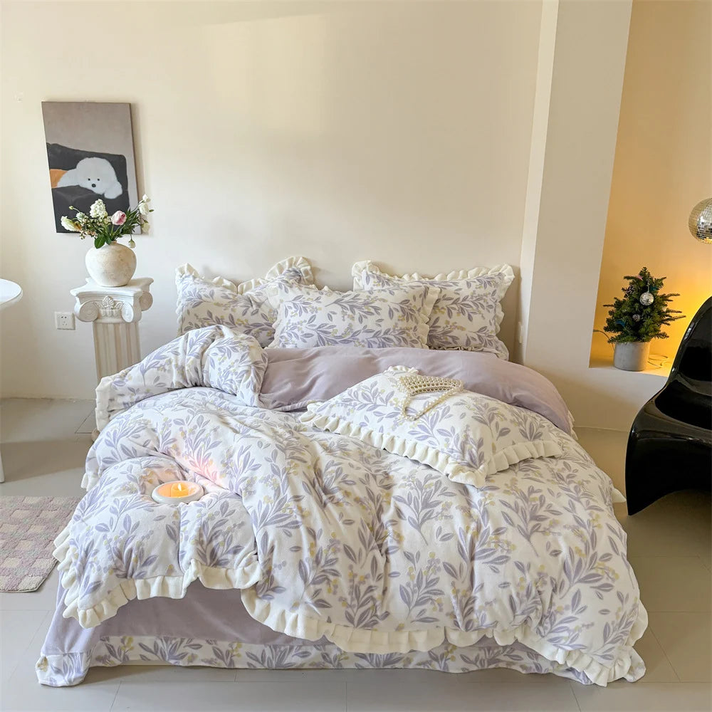 Dame Sengetøysett med Volang og Quiltet Design 8