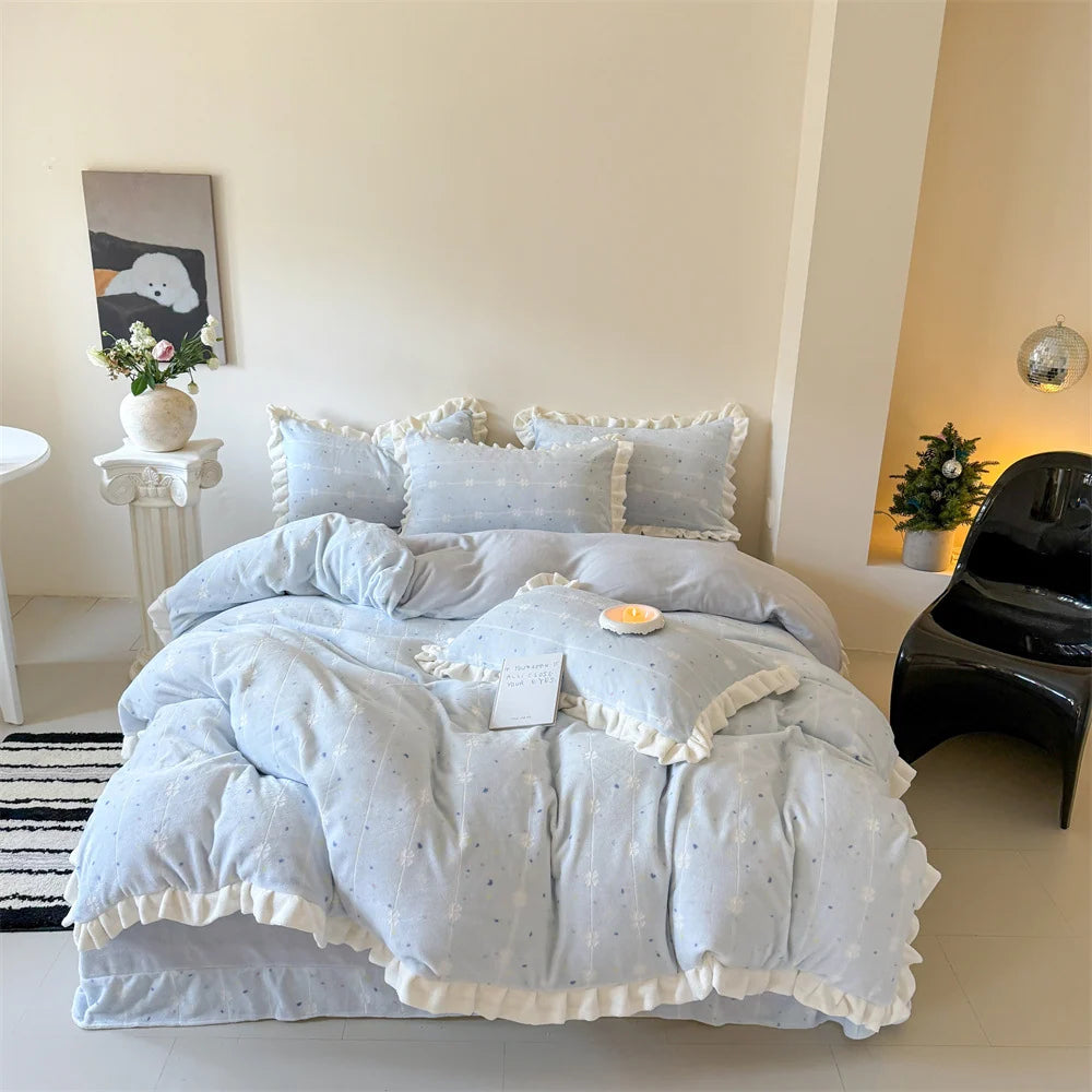 Dame Sengetøysett med Volang og Quiltet Design 9
