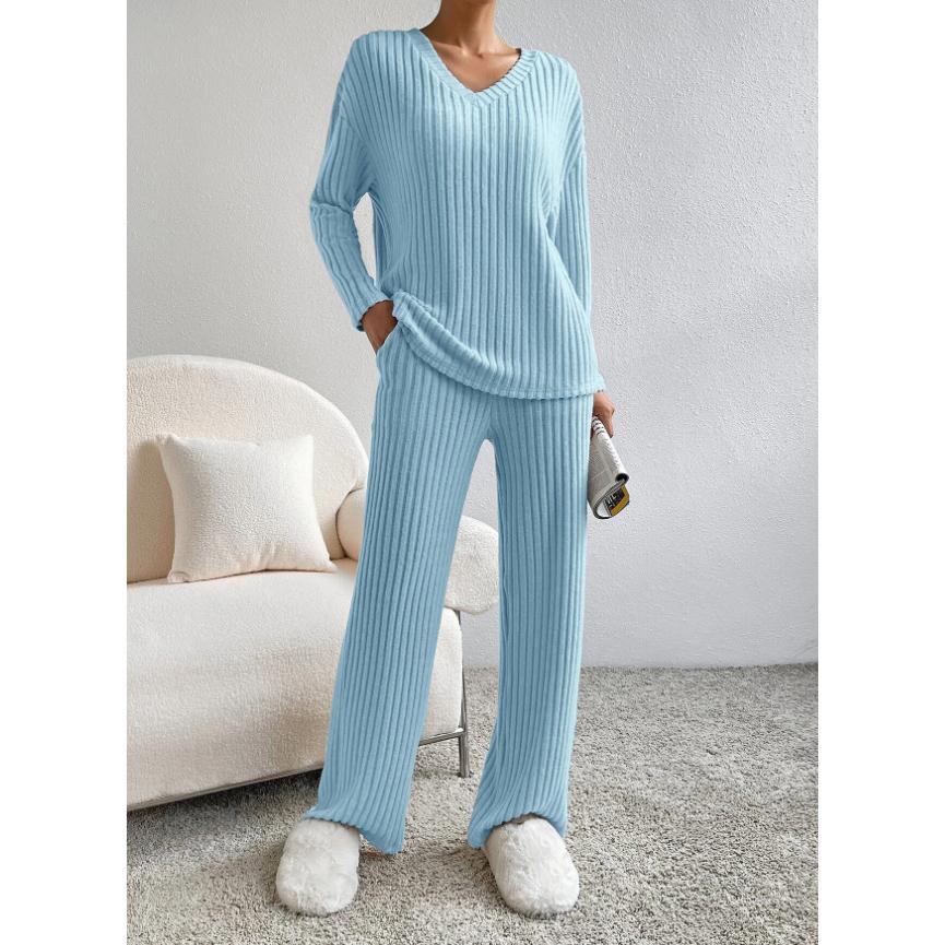 Dame To-delt Strikket Sett med Minimalistisk Design 7