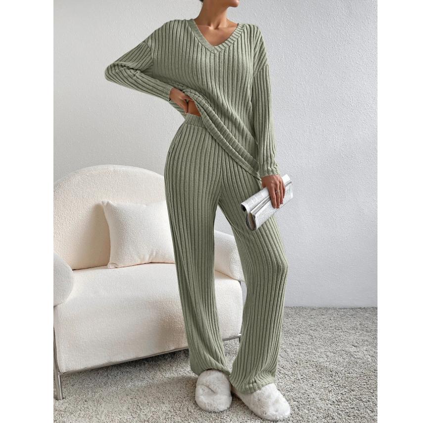 Dame To-delt Strikket Sett med Minimalistisk Design 9