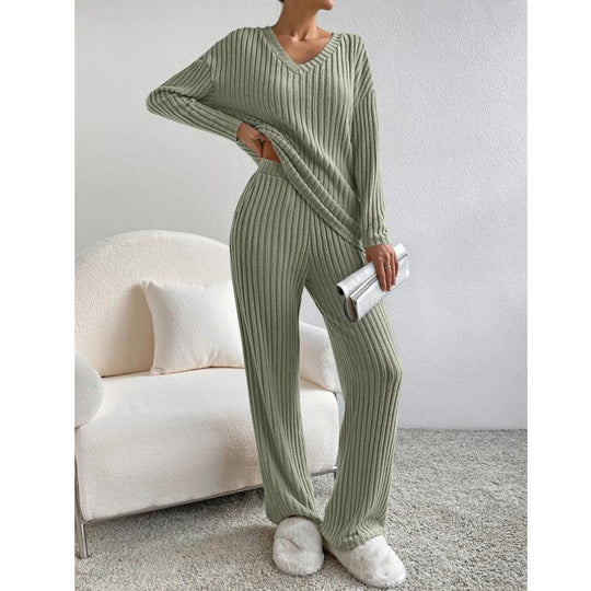 Dame To-delt Strikket Sett med Minimalistisk Design 9