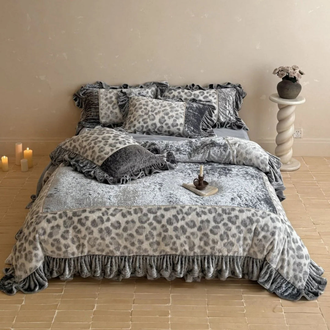Dame dynetrekk vattert med leopardmønster 3