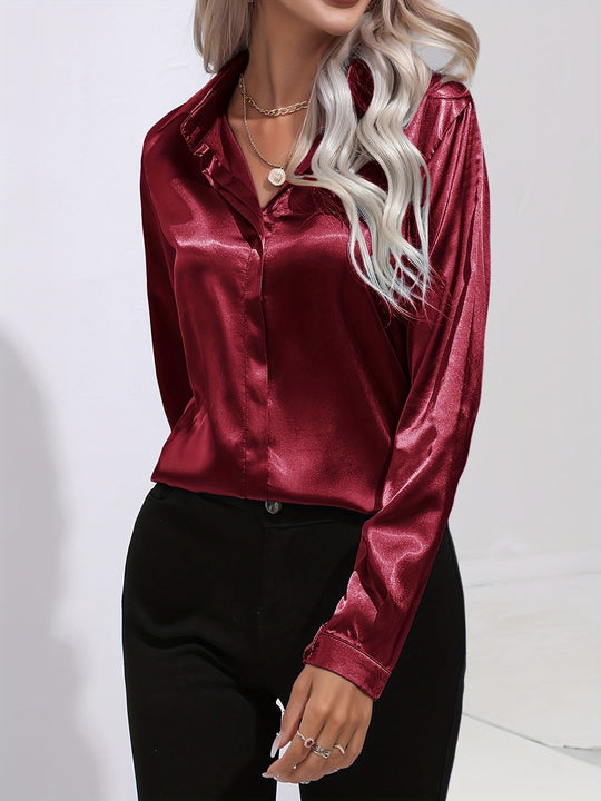 Damebluse i klassisk stil med glatt tekstur 10