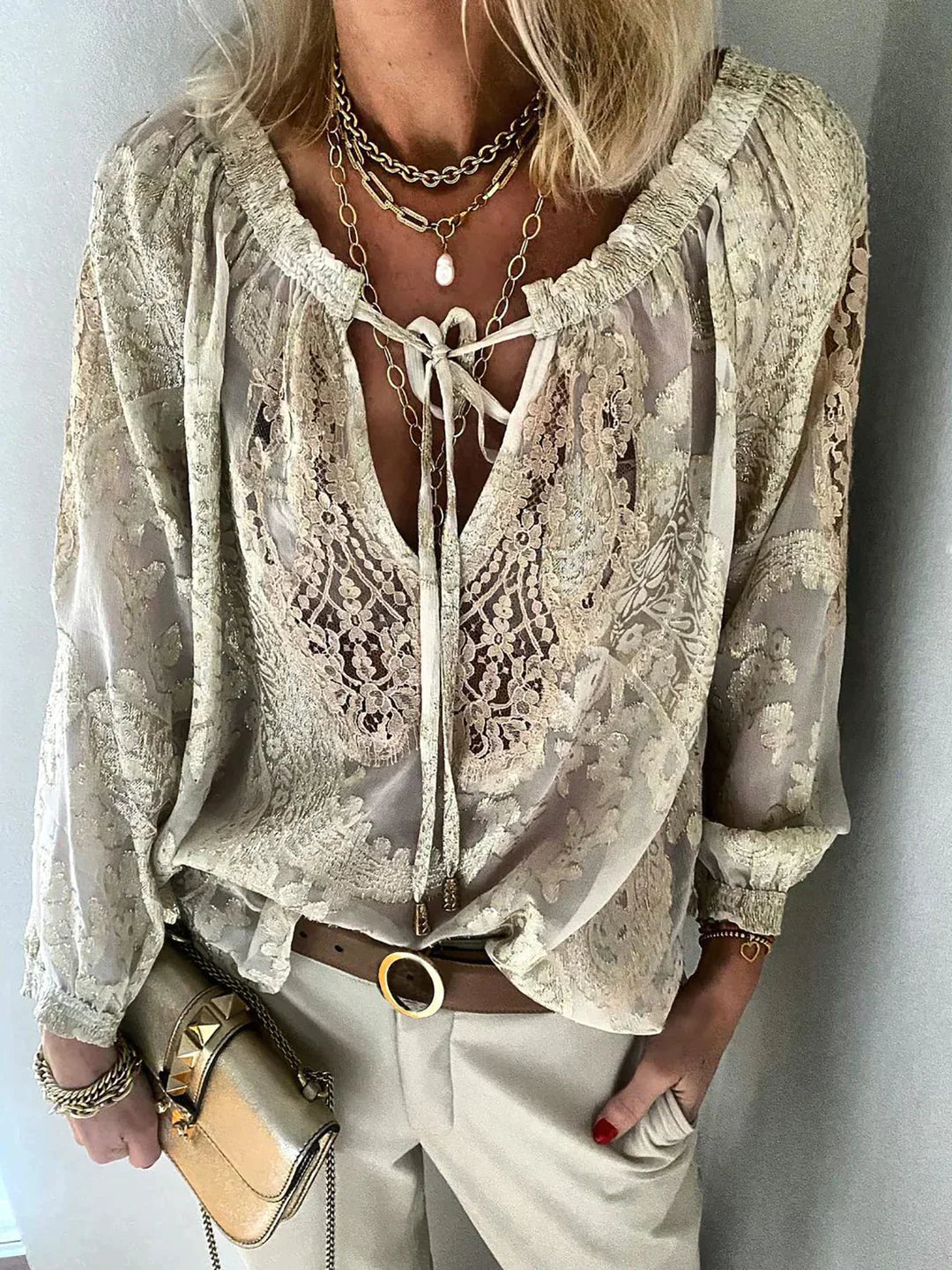 Damebluse med Blonde Detaljer 1