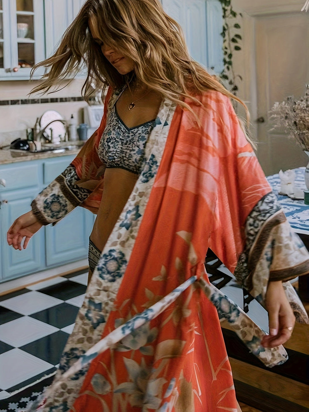 Damers Lange Kimono med Blomsterprint og Strikceintur 6