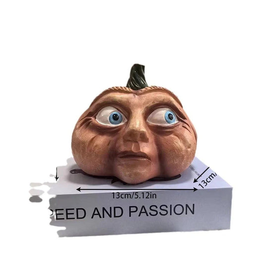 Dekorativ Gresskarfigur med Humoristisk Design 5