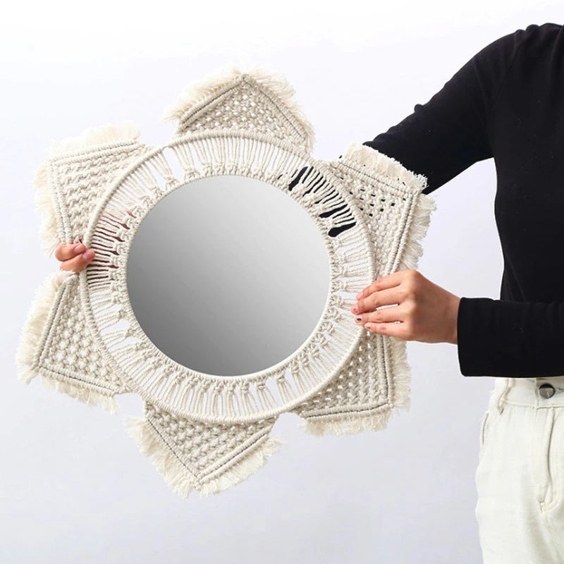 Dekorativt makramé-veggspeil med kunstnerisk design 0