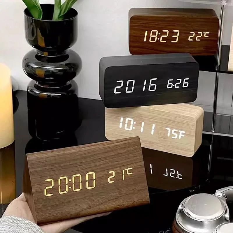 Digital Vekkerklokke Med Justerbar Lysstyrke Og Trelook Design 1