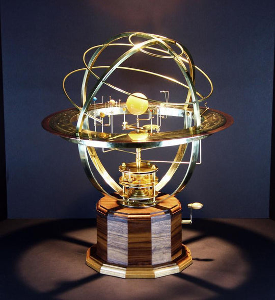 Grand Orrery-modell med Bevegelige Planeter og Detaljert Design 6
