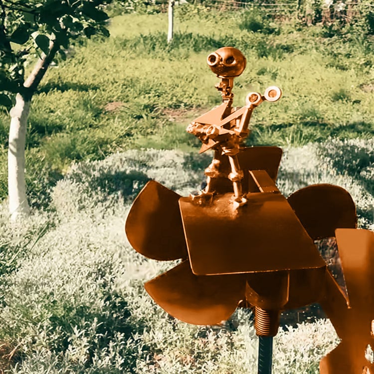 Håndlaget Metallvindmølle for Hage med Rock Band Design 6