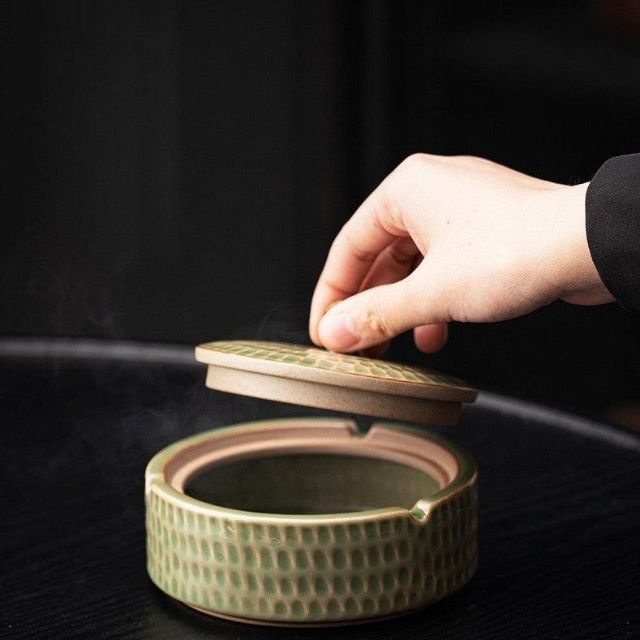 Håndlaget Retro Askebeger med Lokk 0