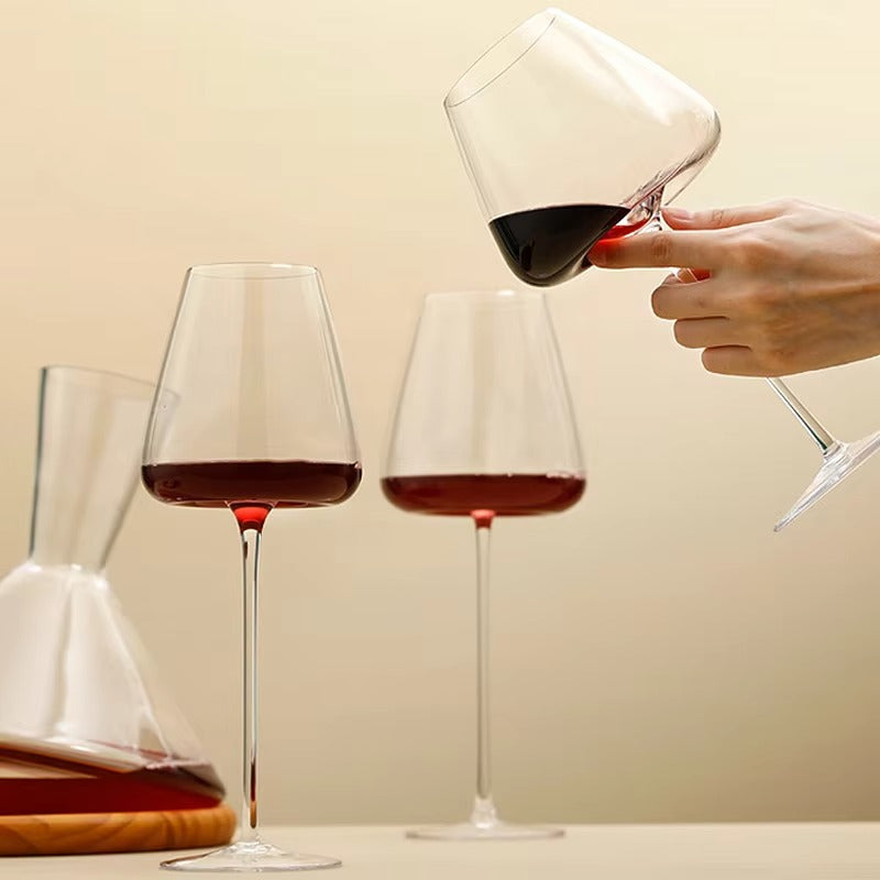 Håndlaget vin- og champagneglassett med raffinert design 10