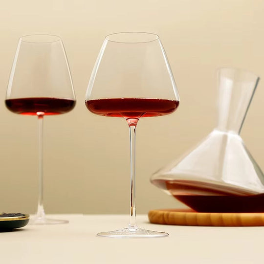 Håndlaget vin- og champagneglassett med raffinert design 8