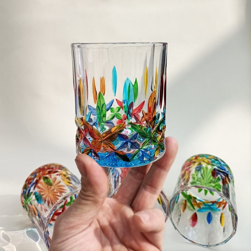 Håndmalte Drikkeglass Med Unike Detaljer 1