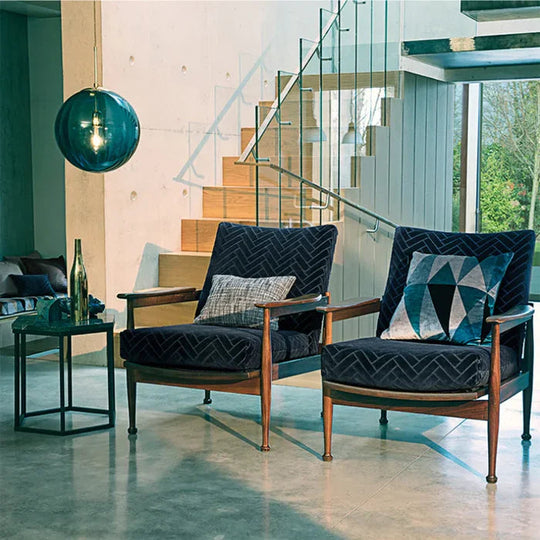 Hengelampe i glasskule med stilrent design 2