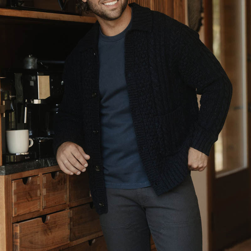 Herre Cardigan i Ull – Kabelstrikket Design 1