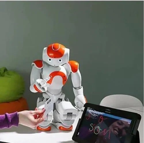 Interaktiv Robotleke for Barn med Bevegelseskontroll 2