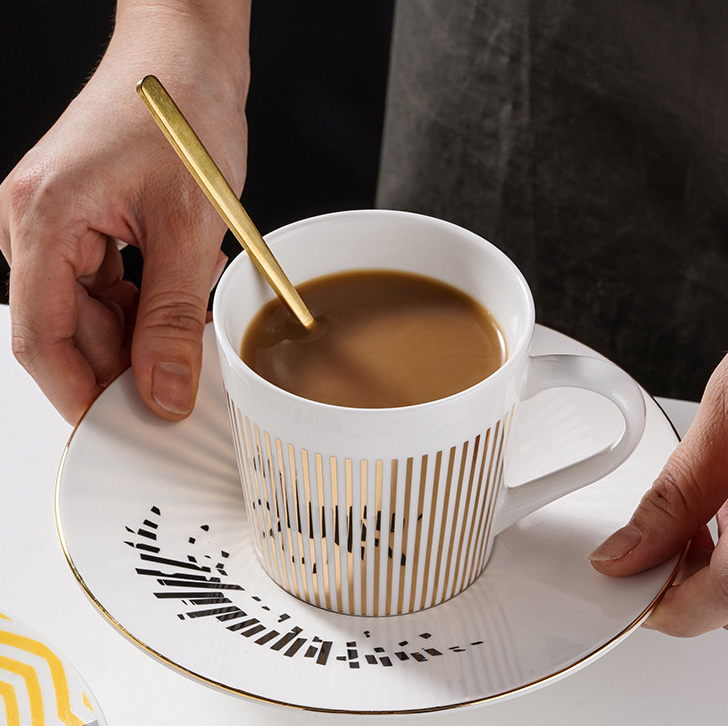 Kaffekopp med Bevegelig Refleksjon Innovativ Design for Unike Drikkeopplevelser 1