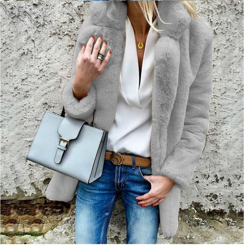 Kvinne Oversized Faux Fur Kåpe med Fold-Over Krage 1