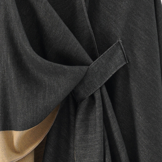 Kvinne Poncho i Luksuriøst Design 2