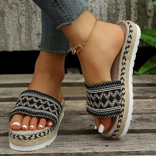 Kvinne Sandaler med Ergonomisk Design og Woven Detaljer 1