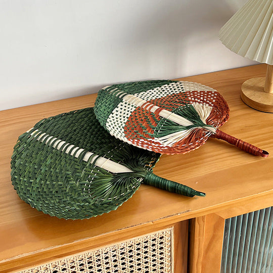 Kvinnelig Håndvevd Vifte med Elegant Design og Praktisk Bruk 4