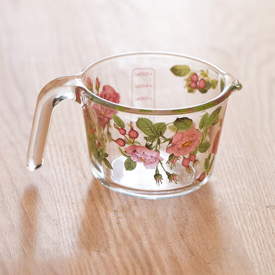 Målebeger med Lokk i Retro Blomstermønster 2