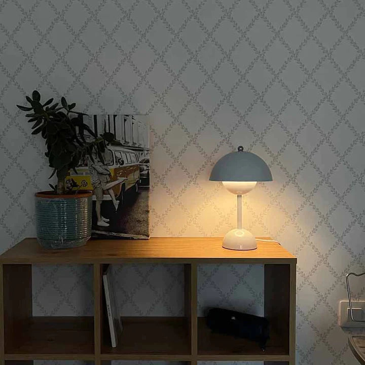 Moderne Bordlampe i Nordisk Stil - Liten Lampe til Soverommet med Justerbar Lysstyrke 6