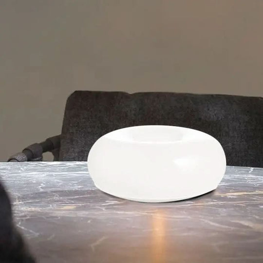 Moderne Bordlampe med Dimmbar LED 4