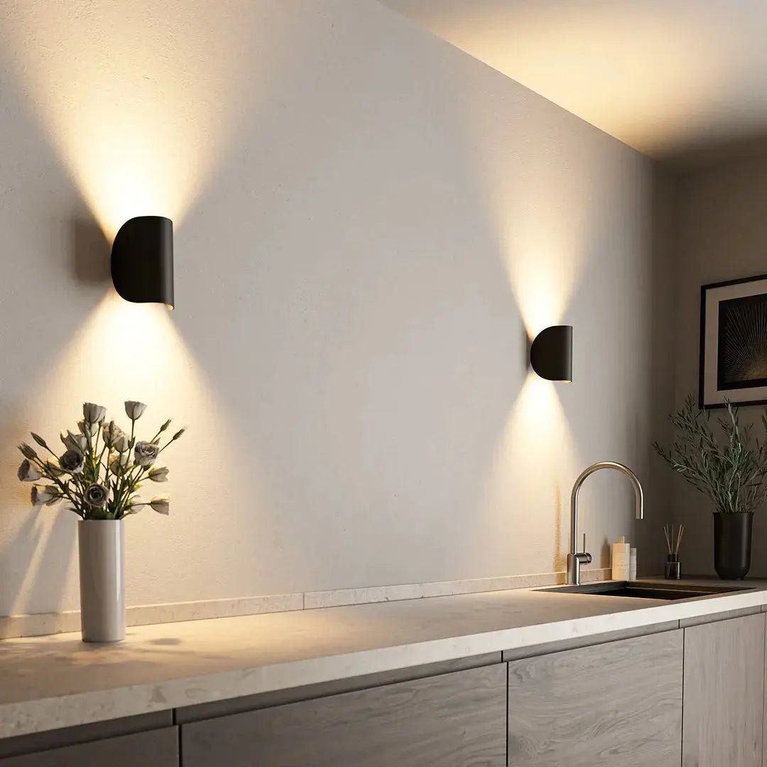 Moderne LED-vegglampe for stue og soverom 0