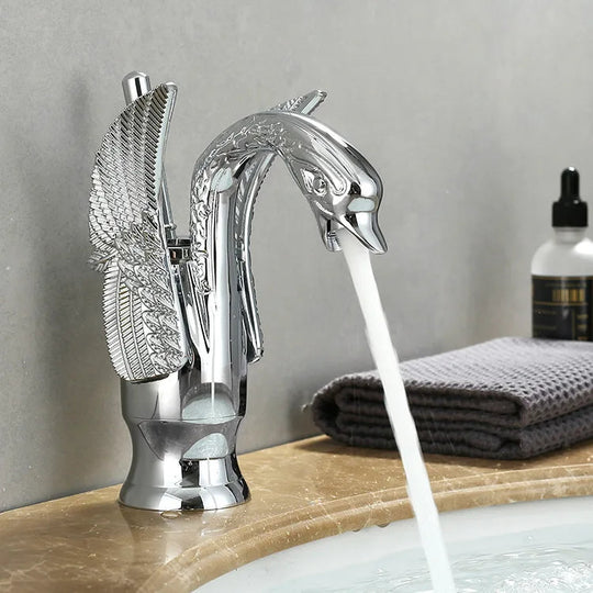 Moderne Servantkran med Enkelthåndtak og Gylden Finish 1