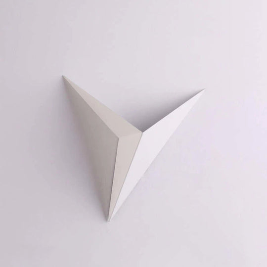 Moderne Vegglampe Triangulær Design 0