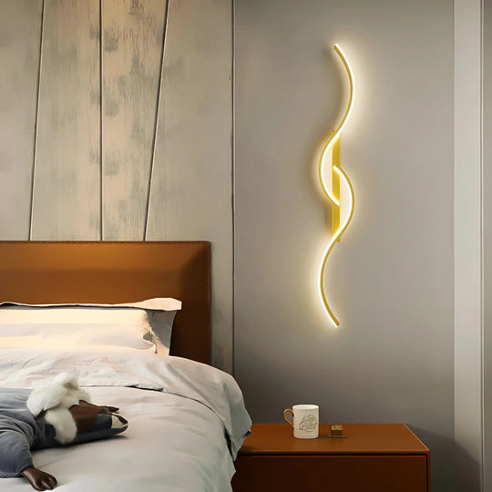Moderne Vegglampe for Stue og Soverom, Buet Design med LED Belysning 3