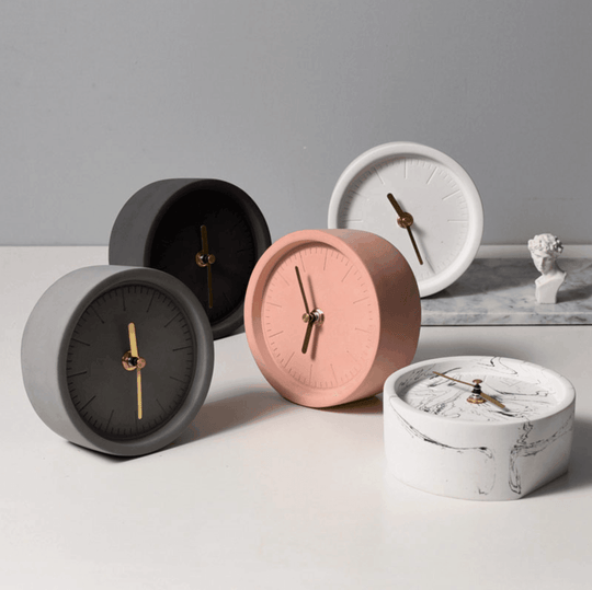 Nordic Cement Bureauklokke med Minimalistisk Design 1
