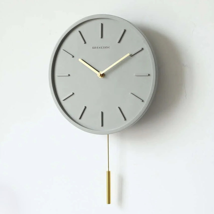 Nordisk Veggklokke med Metall Pendel 1
